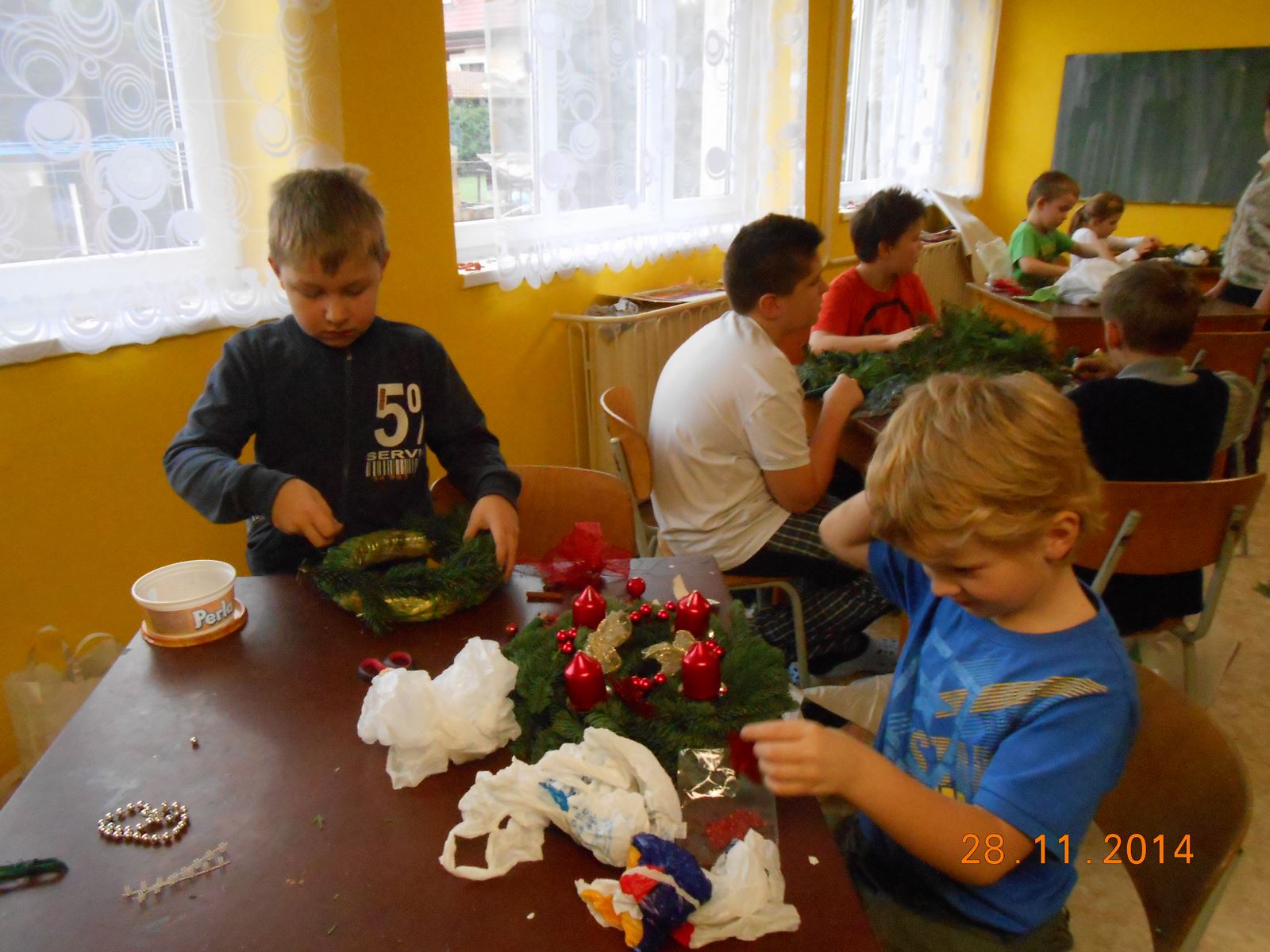 Výroba adventních věnců 28.12.2014 (3) [1600x1200]